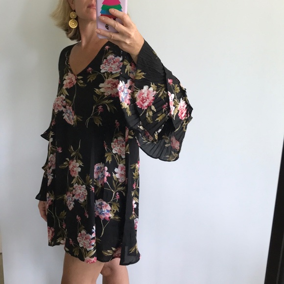 Floral Tiered Bell Sleeve Dress - Picture 3 of 8